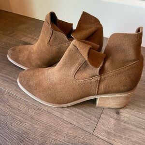 Brown suede ankle bootie in size 7.5
